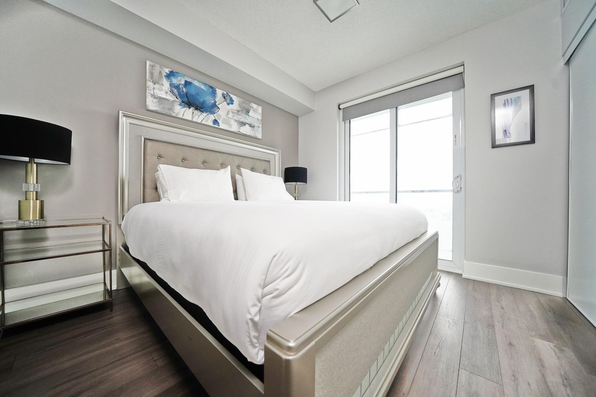 Grand Royal Condos - Cn Tower Торонто Екстер'єр фото