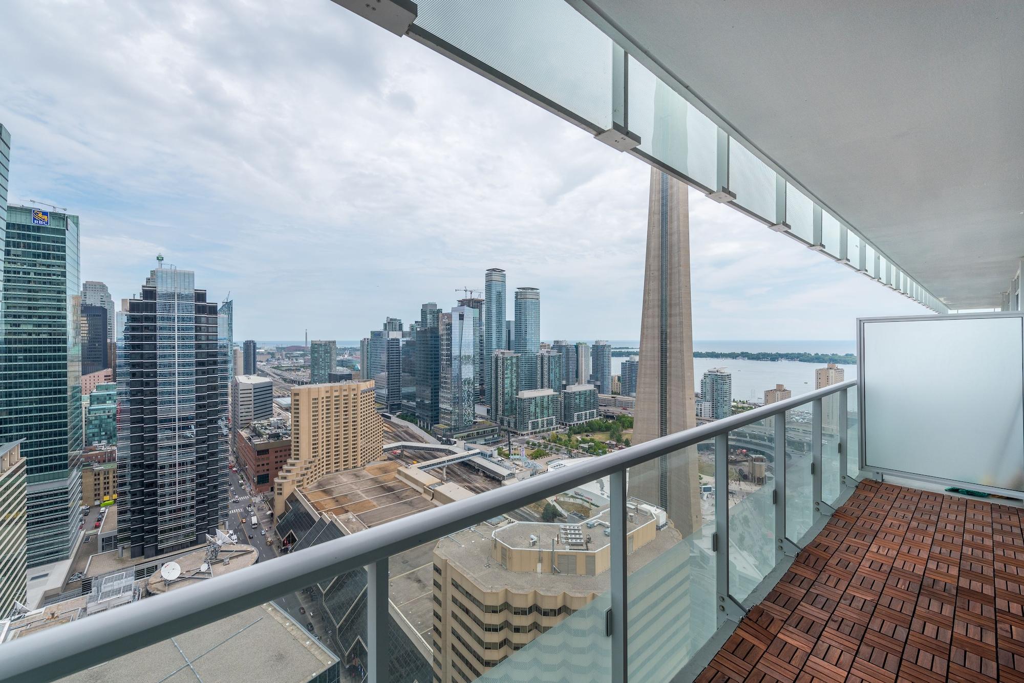 Grand Royal Condos - Cn Tower Торонто Екстер'єр фото
