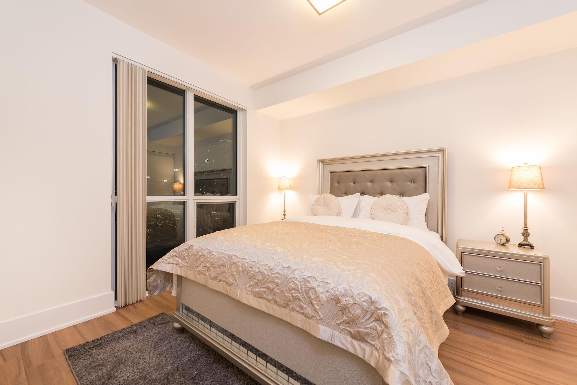 Grand Royal Condos - Cn Tower Торонто Екстер'єр фото