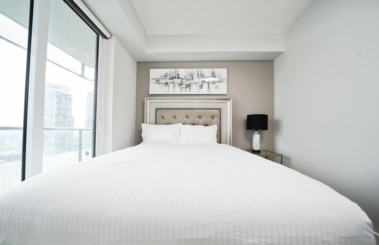 Grand Royal Condos - Cn Tower Торонто Екстер'єр фото