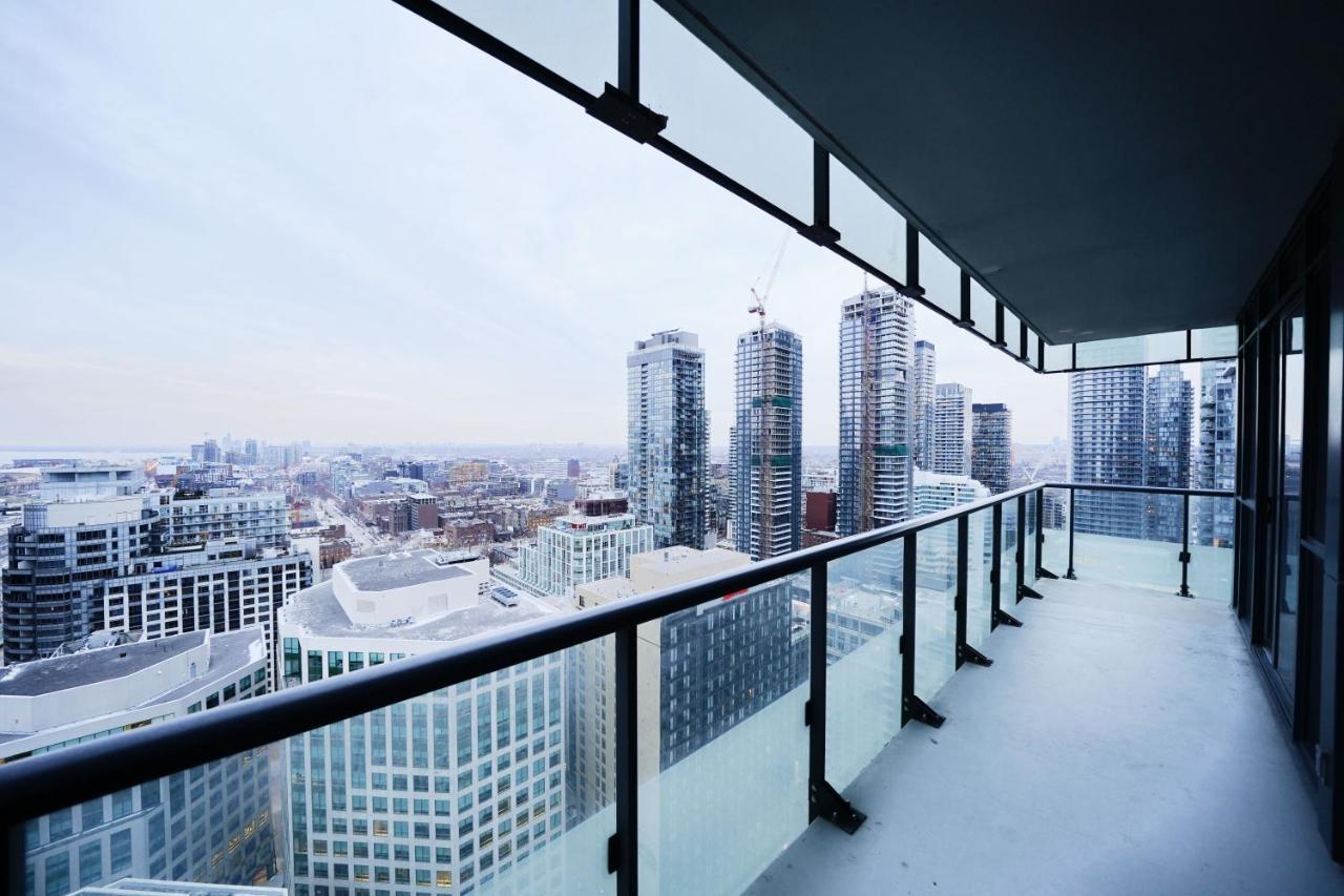 Grand Royal Condos - Cn Tower Торонто Екстер'єр фото