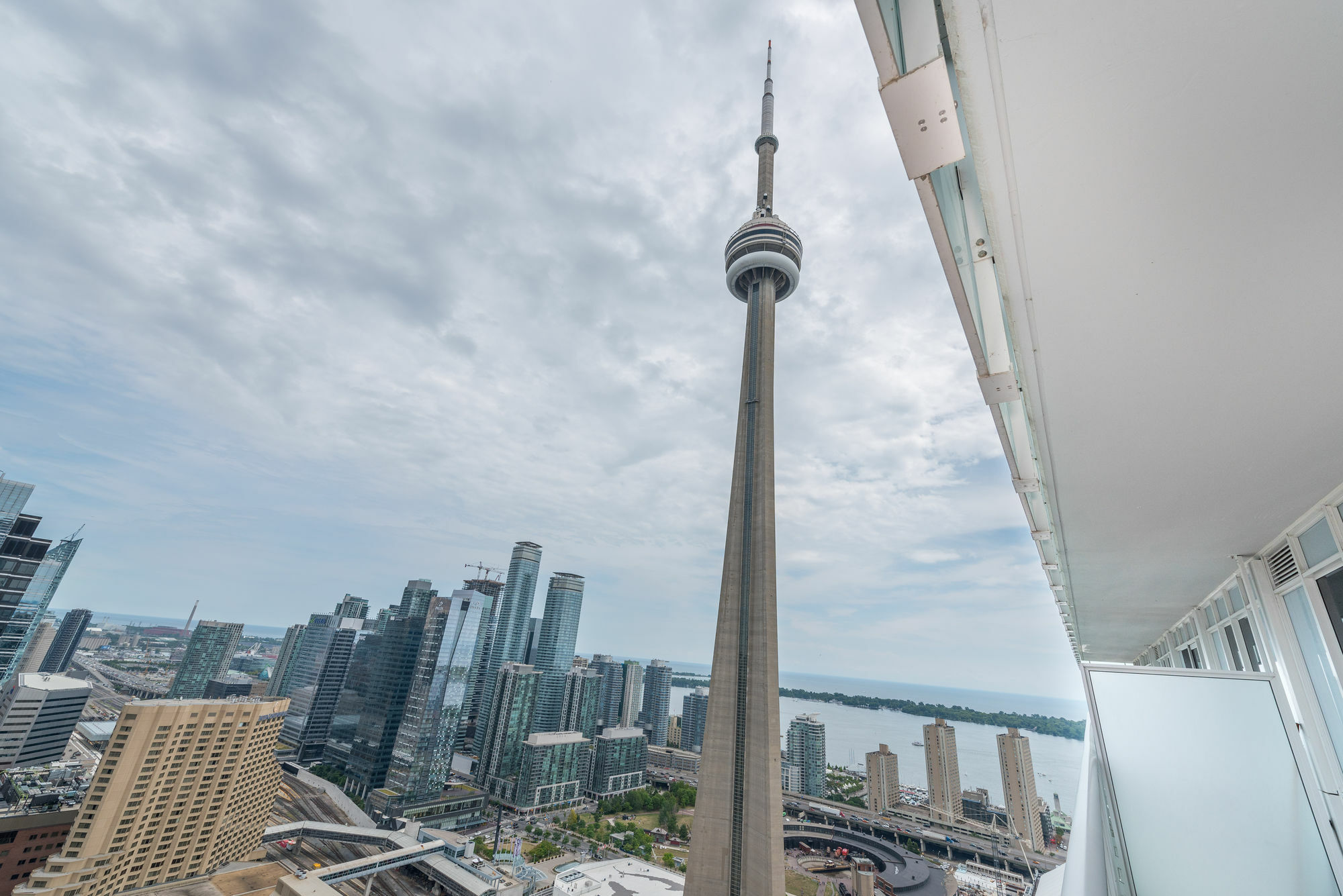 Grand Royal Condos - Cn Tower Торонто Екстер'єр фото